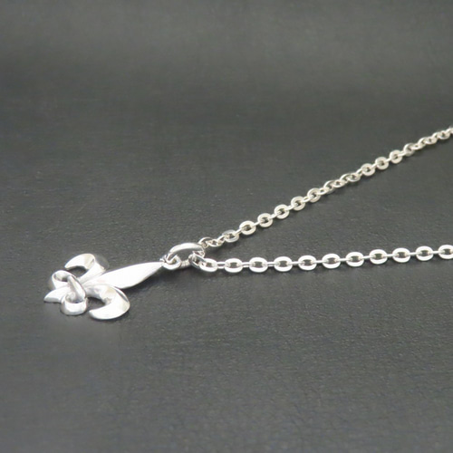 Argent Gleam シルバーチャームネックレス　ユリ シルバーアクセサリーブランドアージェントグリーム |