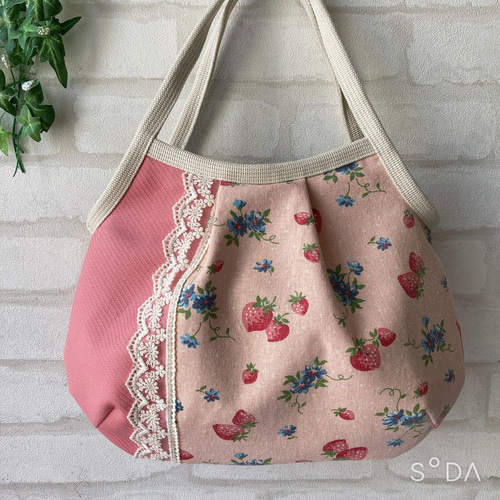 刺繍柄　グラニーバッグ　ハンドメイド ☆可愛いグラニーバック YUWAイチゴ柄☆ グラニーバッグ priere_ai