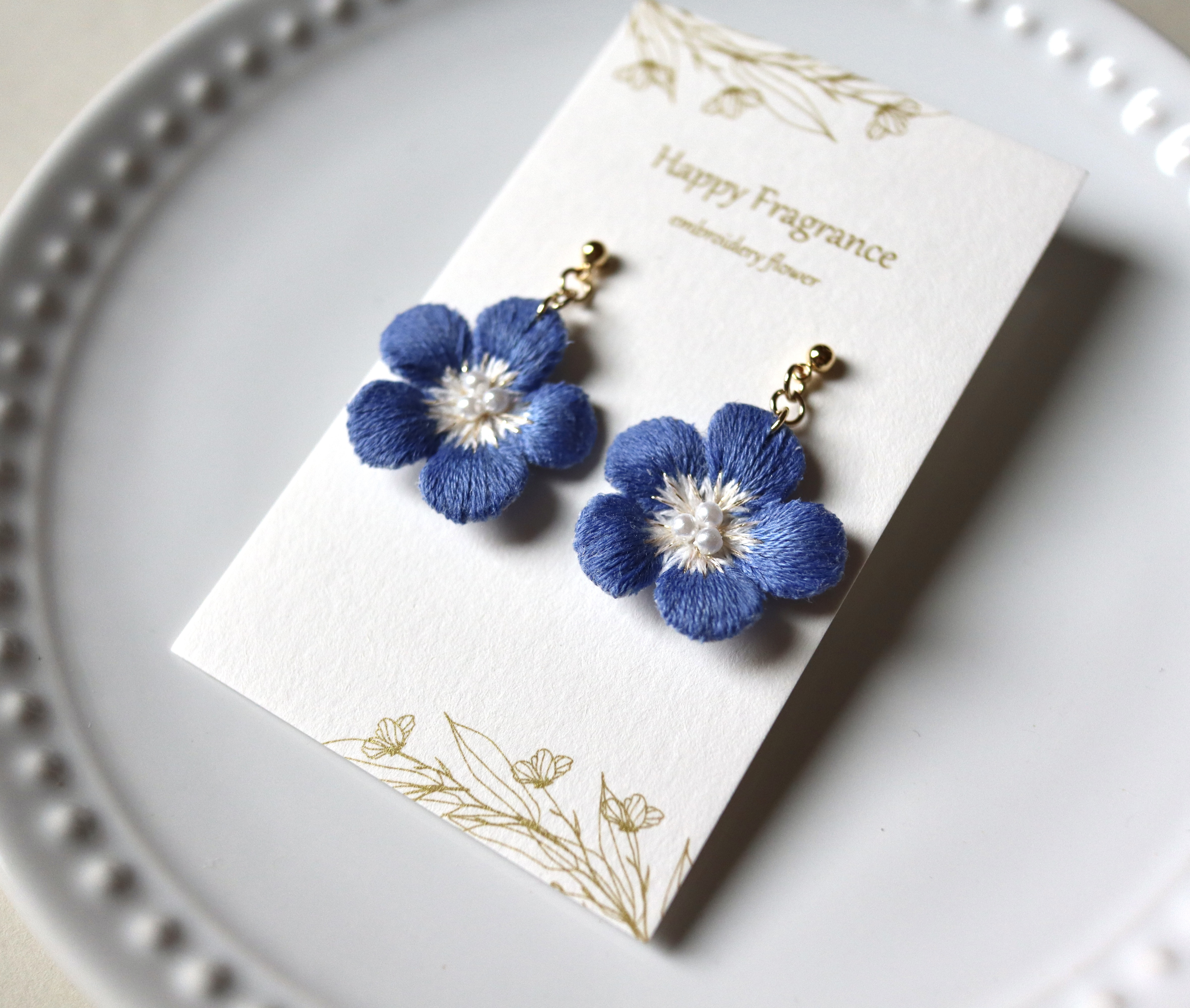 ネモフィラ－ Nemophila－ピアス・イヤリング - (花言葉にのせて