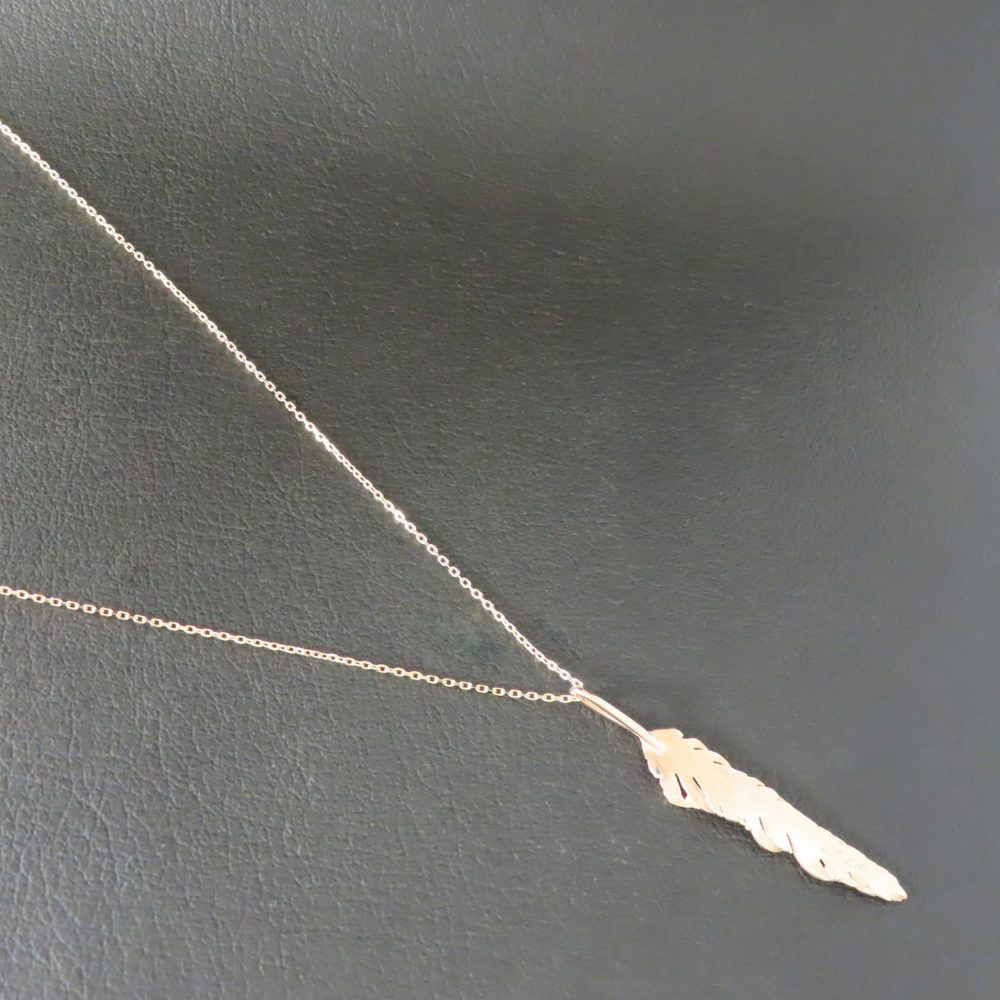 風切羽フェザーネックレス K10YG 【刻印無料】 風切羽 フェザー 羽 羽根 ネックレス ペンダント k10 金