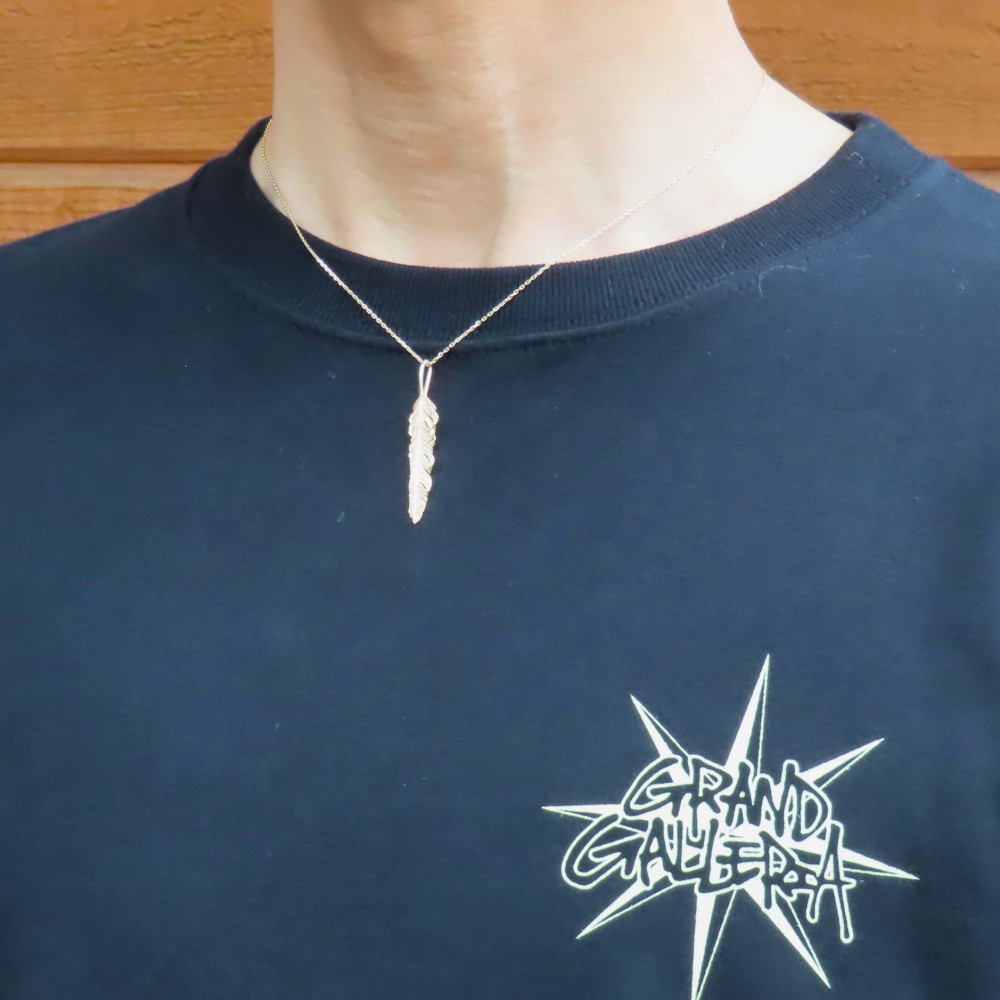 風切羽フェザーネックレス K10YG 【刻印無料】 風切羽 フェザー 羽 羽根 ネックレス ペンダント k10 金