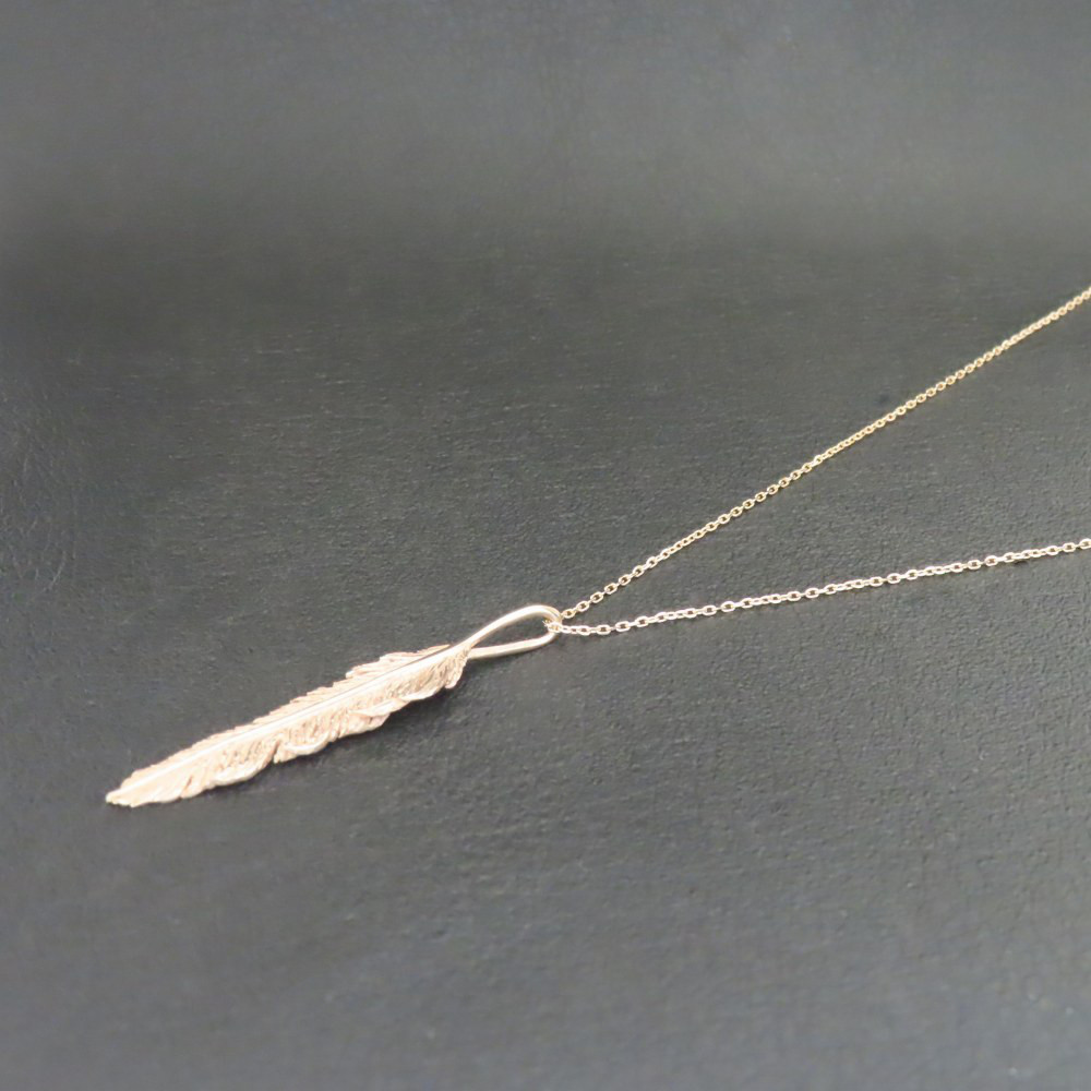 風切羽フェザーネックレス K10YG 【刻印無料】 風切羽 フェザー 羽 羽根 ネックレス ペンダント k10 金