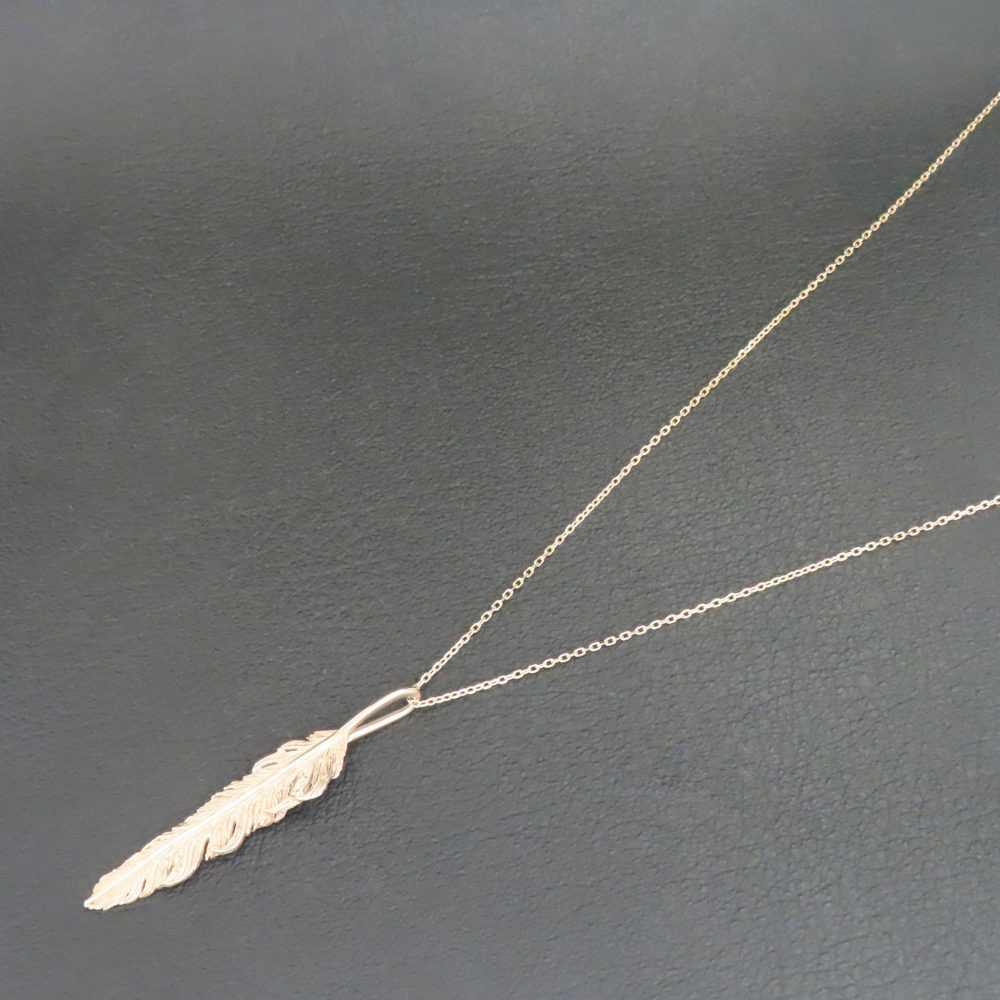 風切羽フェザーネックレス K10YG 【刻印無料】 風切羽 フェザー 羽 羽根 ネックレス ペンダント k10 金