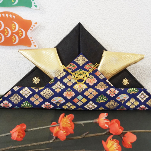 端午の節句に】100均生地と直線縫いだけで簡単に出来る“かぶる兜”の