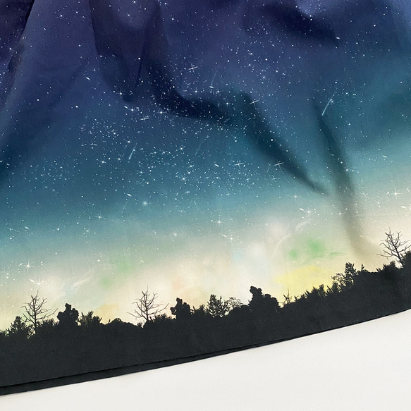 サラリと着れる 夜空を着飾る 流星柄 ギャザースカート 9枚目の画像