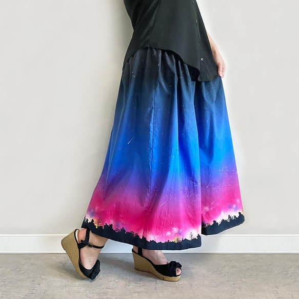 サラリと着れる 夜空を着飾る 流星柄 ギャザースカート 15枚目の画像
