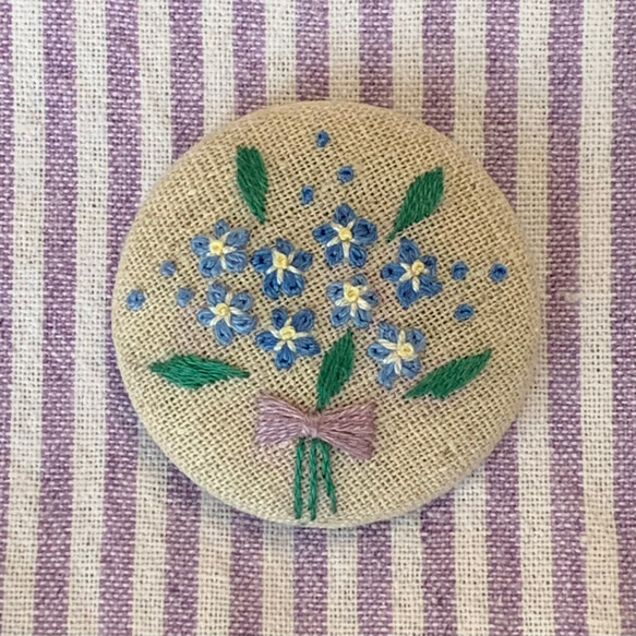 刺繍ブローチ/ヘアゴム　勿忘草のブーケ 1枚目の画像