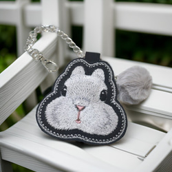 ふんわりうさぎ刺しゅう（ネザーランドドワーフ・グレー）バッグ