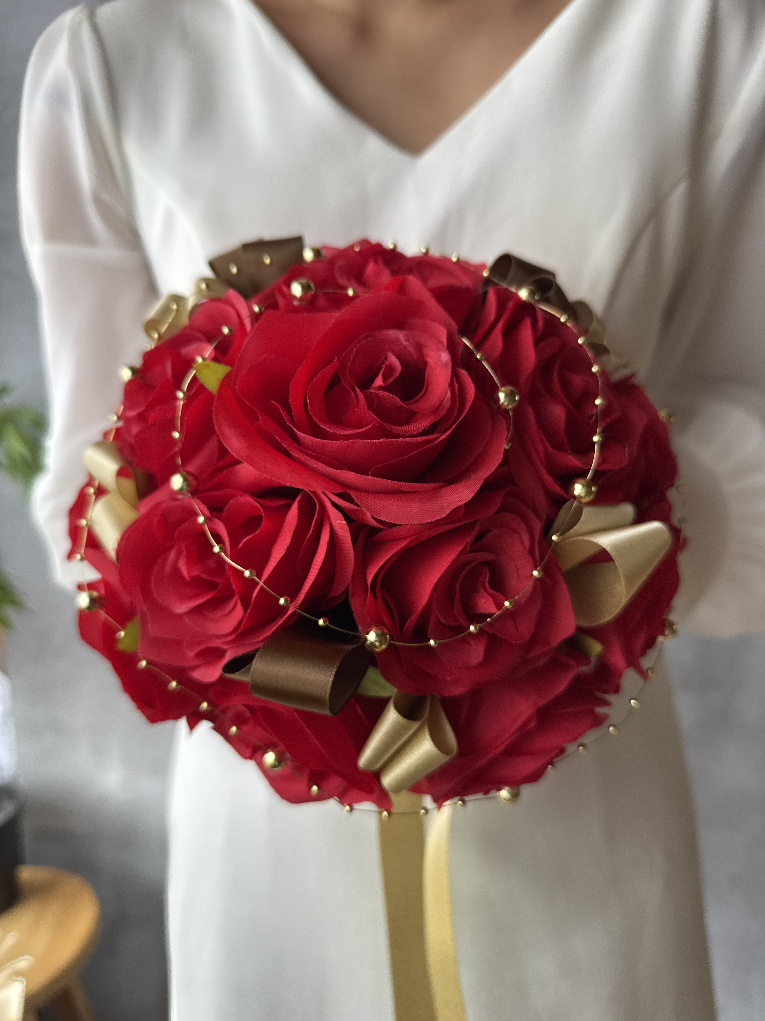【再販人気】【送料無料】赤バラ×ゴールドラウンドブーケ☆