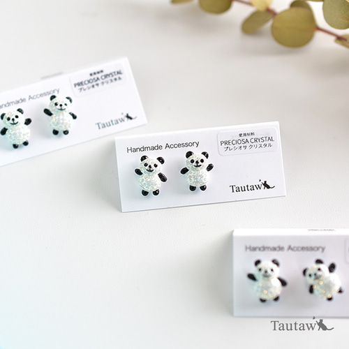 手を振るパンダちゃん ピアス・イヤリング ピアス（スタッド・一粒