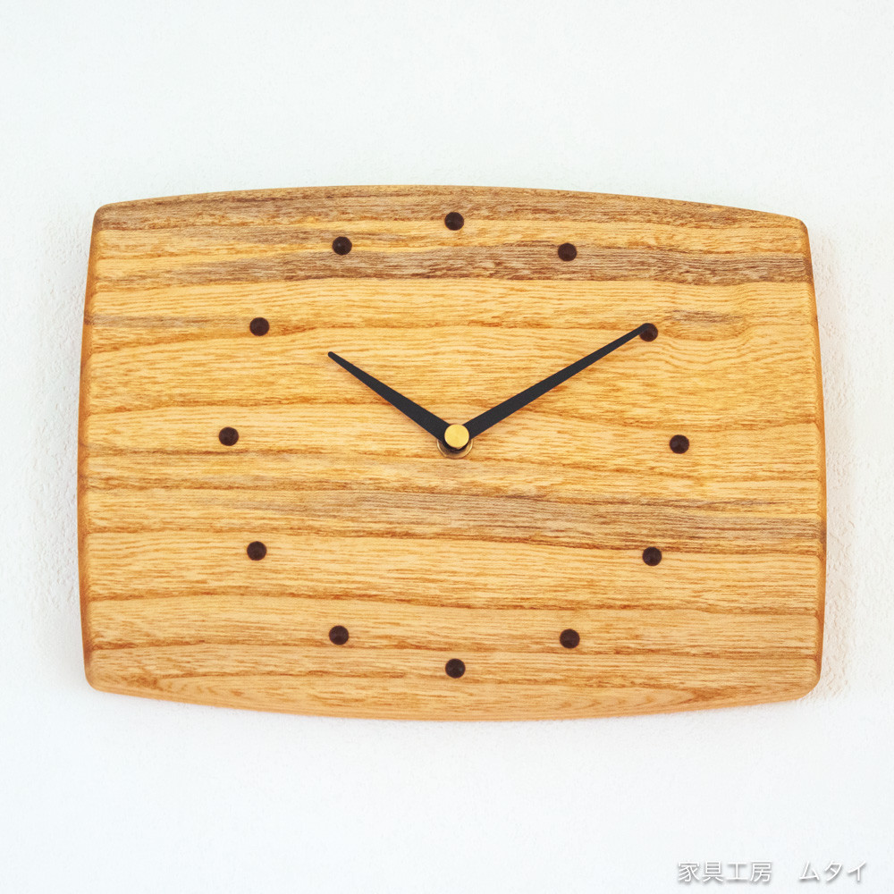 エノキの壁掛け時計　2