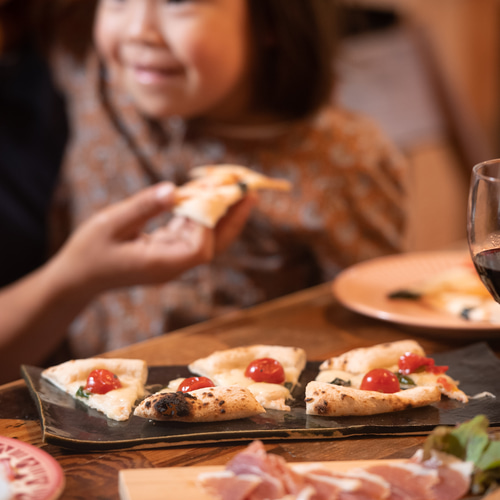 本格石窯焼き 八ヶ岳いちご 冷凍ピザ パン 八ヶ岳ナポリ 通販 11583350