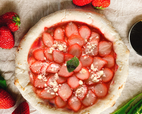 本格石窯焼き 八ヶ岳いちご 冷凍ピザ パン 八ヶ岳ナポリ 通販 11583350