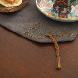 【再販】お家カフェタイムに！ | 三つ編みがかわいい❤︎手刺繍のお花柄ティーマット 4枚目の画像