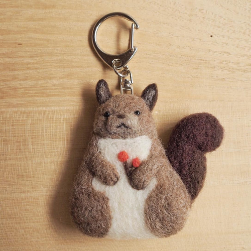 エゾリスのキーホルダー 羊毛フェルト mofuri工房 通販 11584199