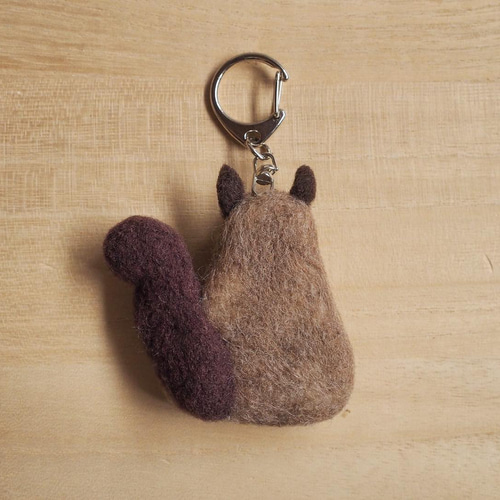エゾリスのキーホルダー 羊毛フェルト mofuri工房 通販 11584199
