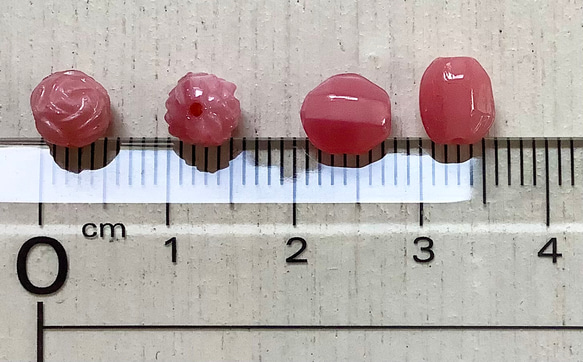 パリのアンティークビーズ　ピンク小さな楕円形 2枚目の画像