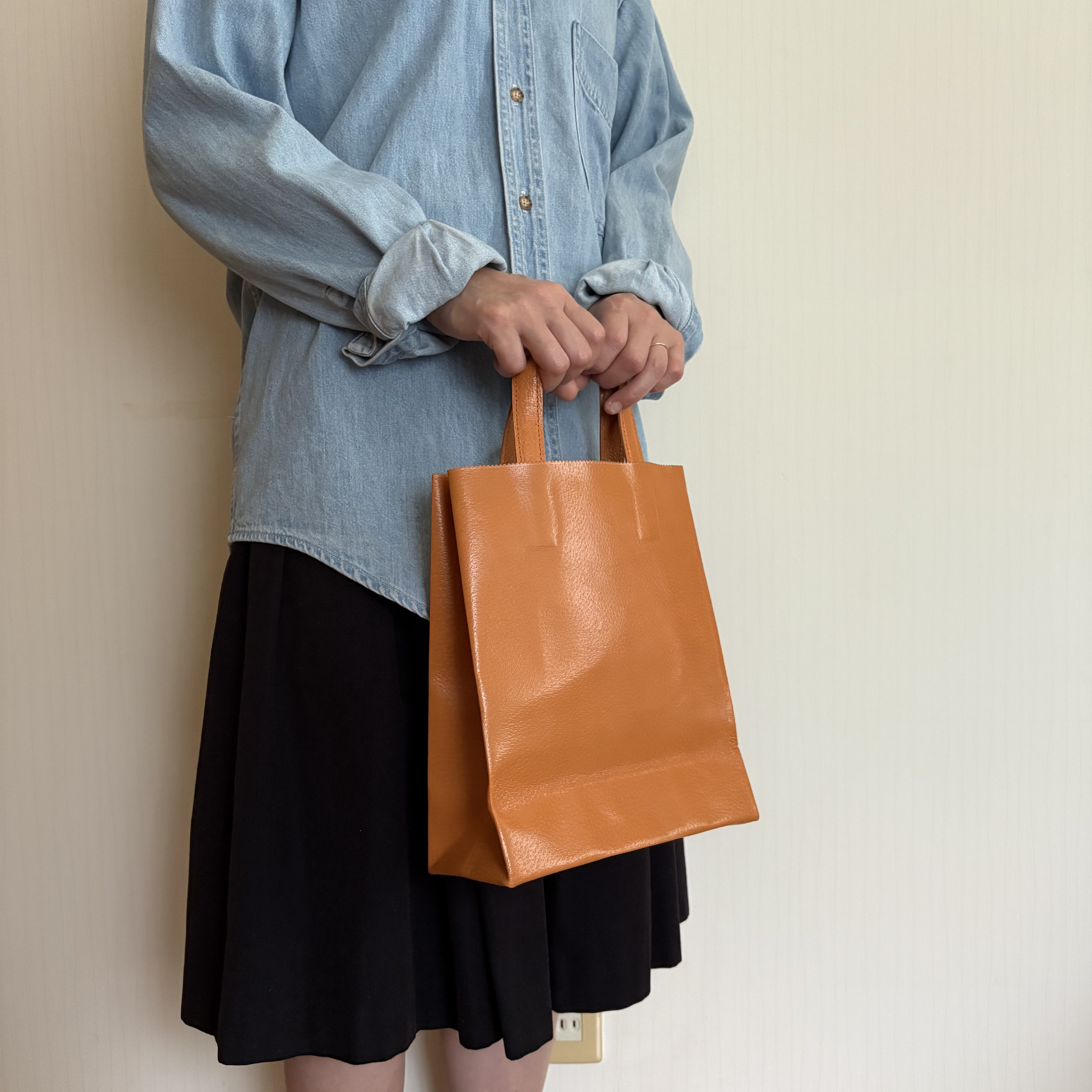 紙袋型 レザー コンセプチュアルバッグ ナチュラル 経年変化