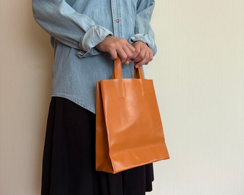 紙袋型 レザー コンセプチュアルバッグ ナチュラル 経年変化