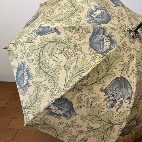 ウィリアム・モリス」デザインの晴れ雨兼用折りたたみ傘が新登場
