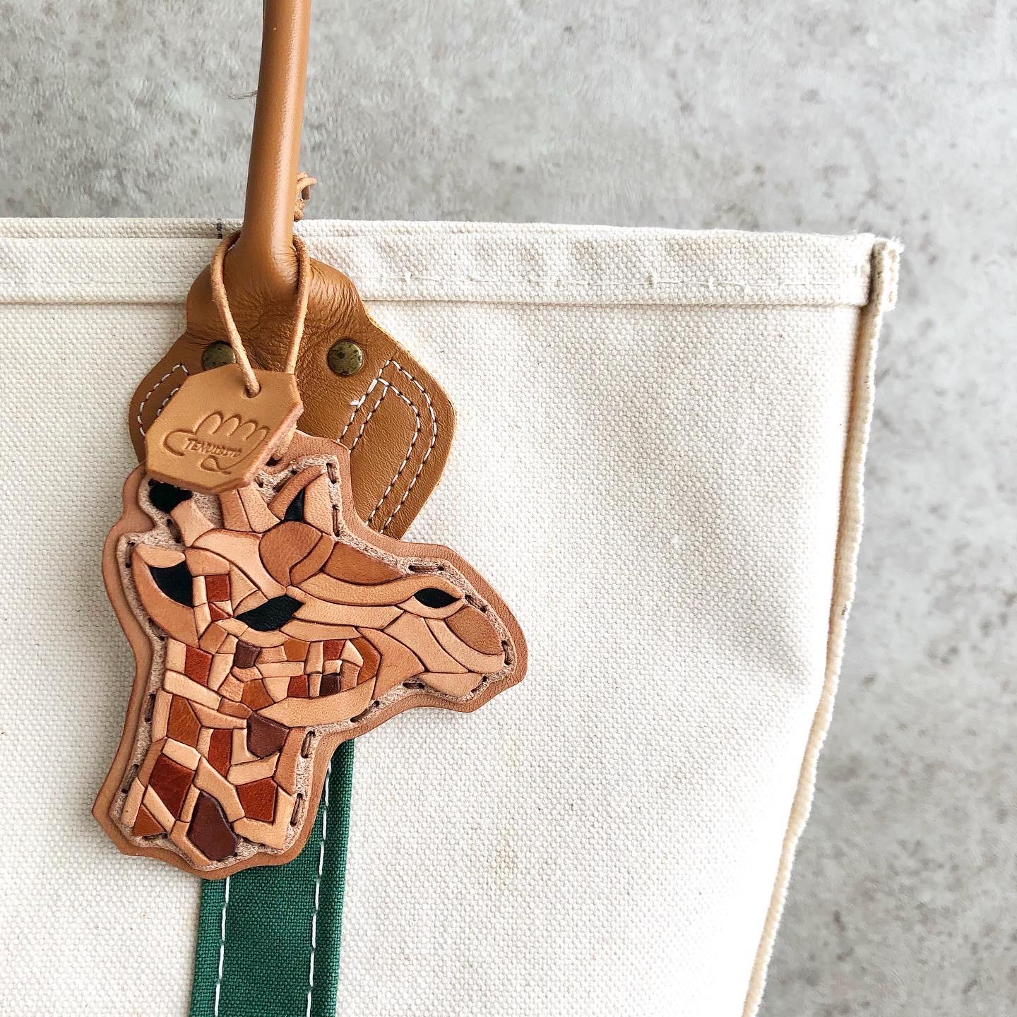 ■送料無料■ レザーバッグチャーム / Giraffe