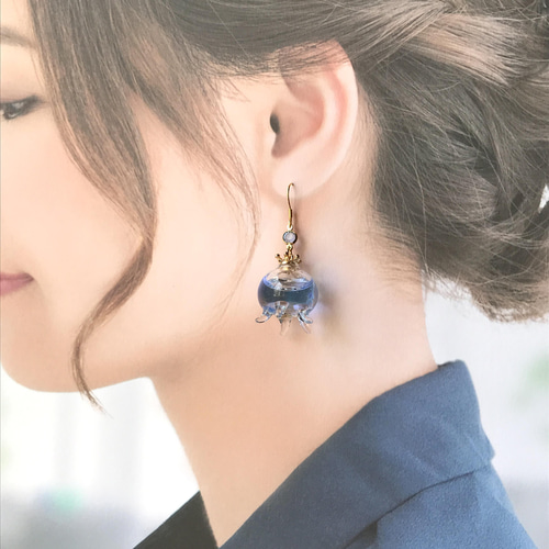 ꫛꫀꪝ✨1セット 液体ガラスドーム『K』 スワロフスキー クラゲ