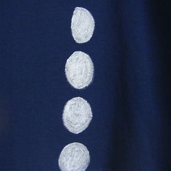 月齢・月の満ち欠け・満月半月新月・女子S〜Mサイズ（150〜160cm対応サイズ）紺＊手描きTシャツchobico 5枚目の画像