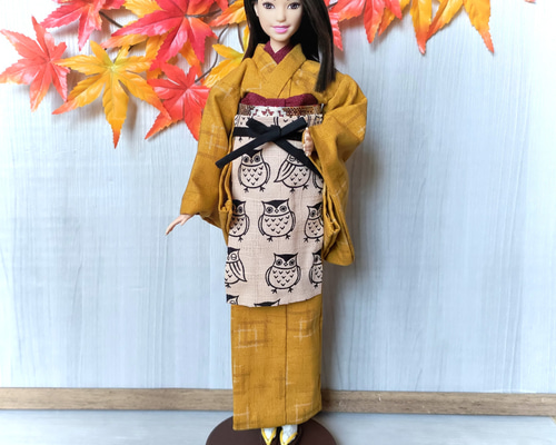 山吹のアンティーク着物 色無地 山吹色 裄66cm 花の地模様 ボタニカルな地模様 しつけ