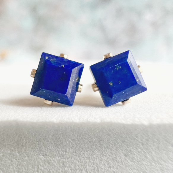 【JORIE】 星空プラネタリウムLAPIS LAZULI square earrings（4mm/4爪）刻印あり　 4枚目の画像