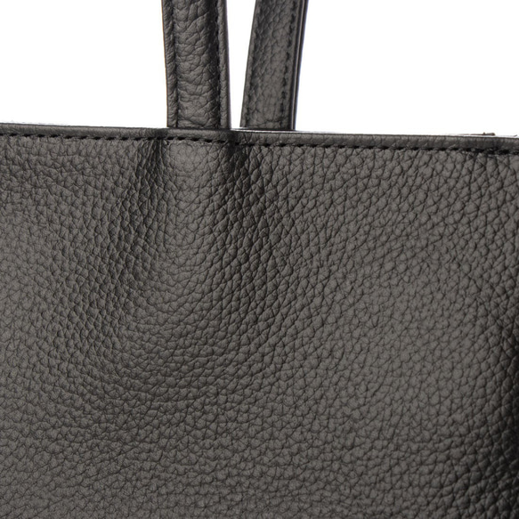 日本製造：拉鍊式A4尺寸手提包，收縮皮革，黑色 第4張的照片