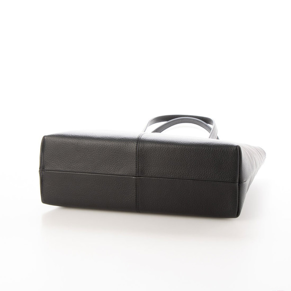 日本製造：拉鍊式A4尺寸手提包，收縮皮革，黑色 第2張的照片