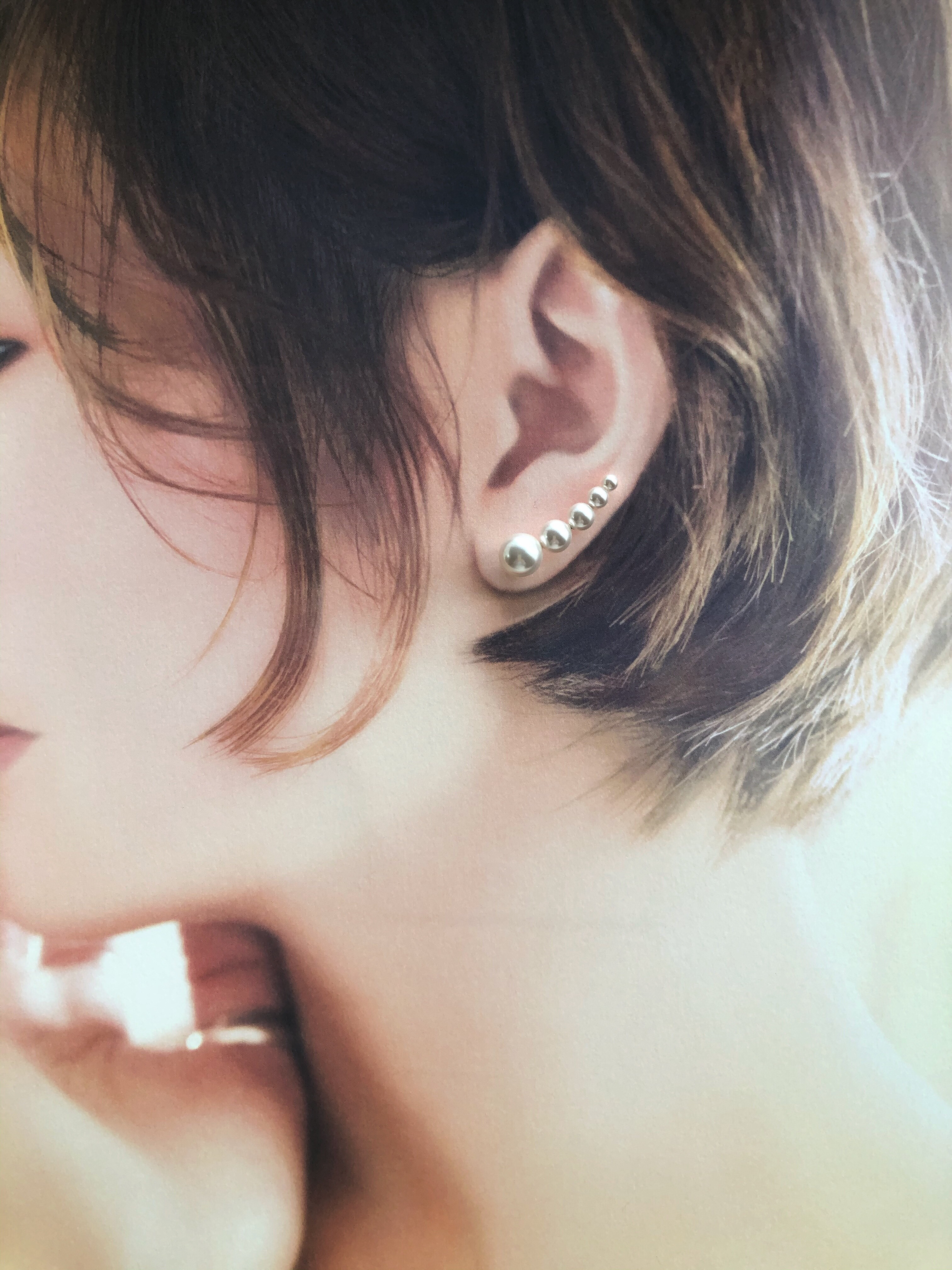 ふんわりカーブの5連パールピアス ピアス（スタッド・一粒