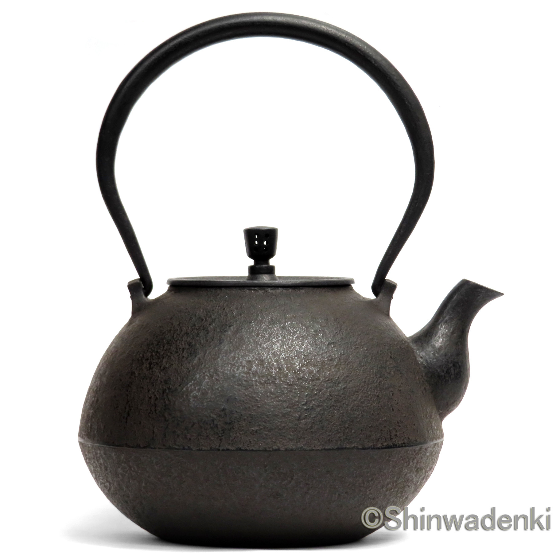 【予約販売】日本民藝館展奨励賞受賞 紅蓮堂 葛巻元氏作 南部鉄器 達磨形鉄瓶 ひびき2L ハンドメイド 伝統的工芸品