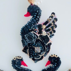 【ニュイ】オートクチュール刺繍　おばけ・ouiブローチ ニュイ】オートクチュール刺繍 おばけ・ouiブローチ オート