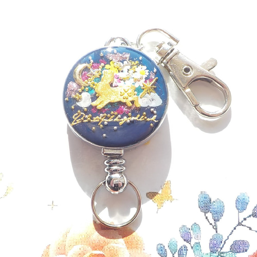 再販】レジンアクセサリー レジンキーホルダー 飛んでるうさぎ リール