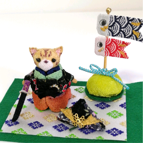 端午の節句✾茶トラ猫ちゃんの武者飾り✾ ちりめん細工のネコ