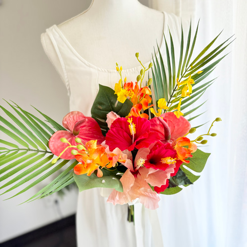 赤いハイビスカス南国クラッチブーケ☆ ブーケ ほうき星☆ 通販