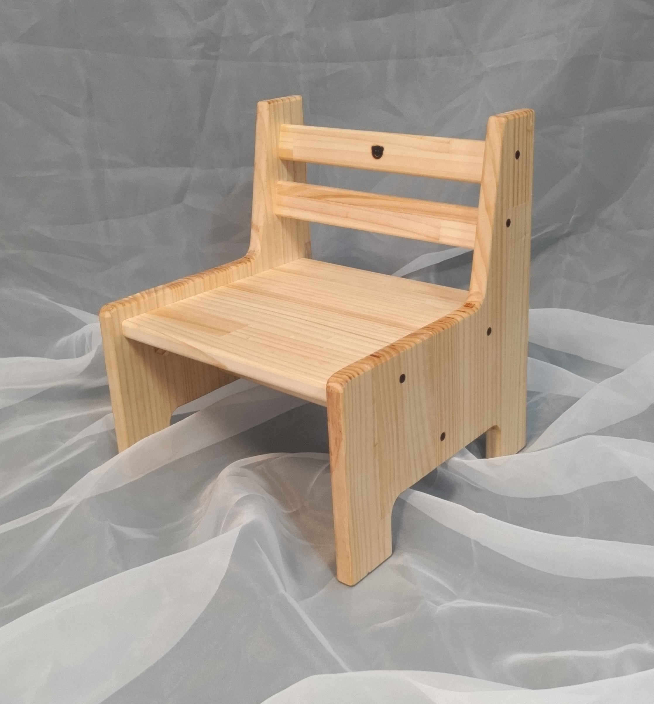 お子さん、お孫さんへ　オリジナル手作り❤ 幼児向け初めてのイス❤ 230lab