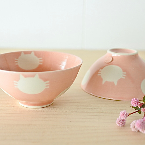 お茶碗中サイズ（桜ピンク）白ねこ水玉【在庫有】 茶碗・めし碗