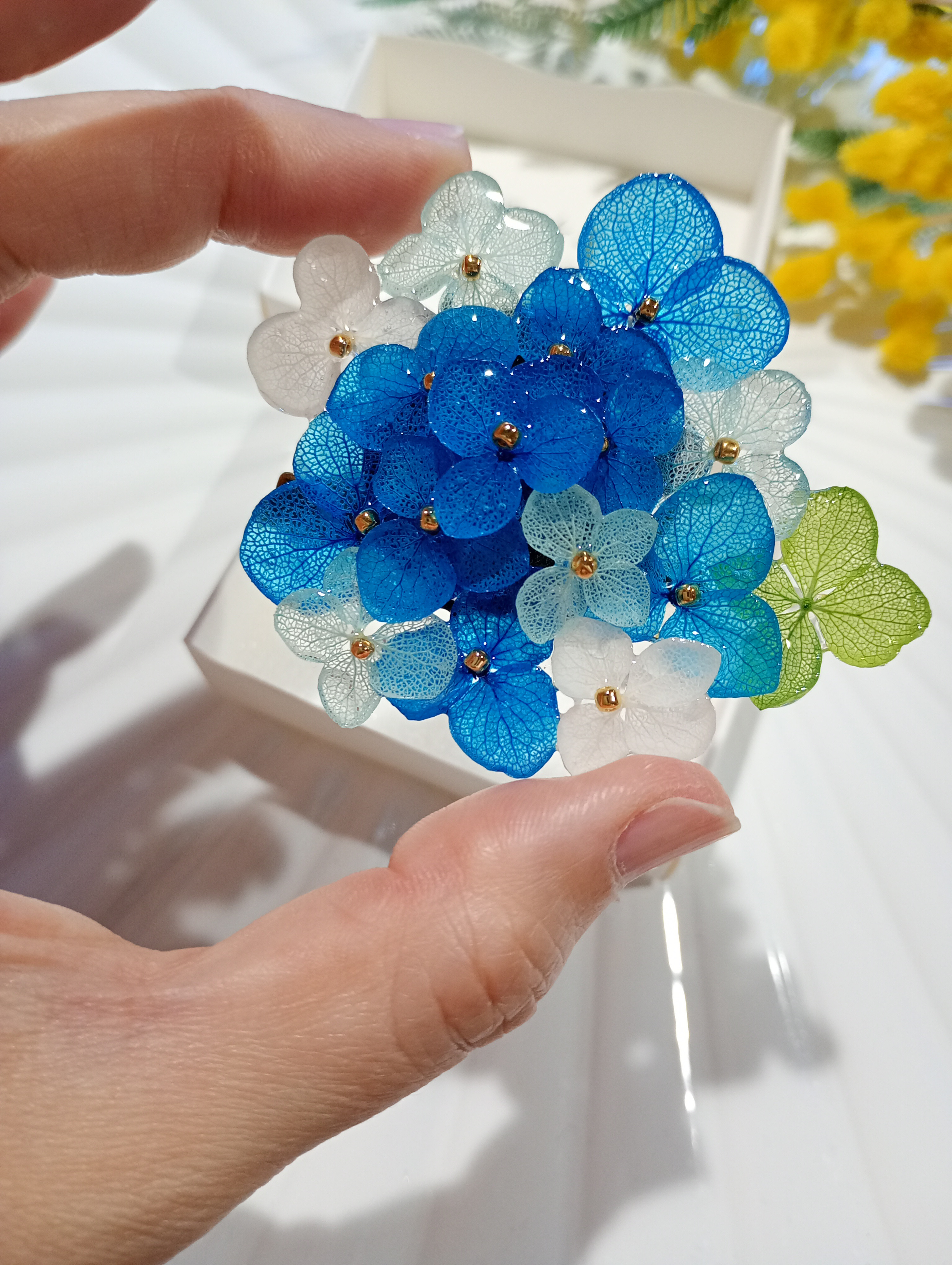 世界に一つだけの本物の紫陽花アナベルブローチクリップ　Blue