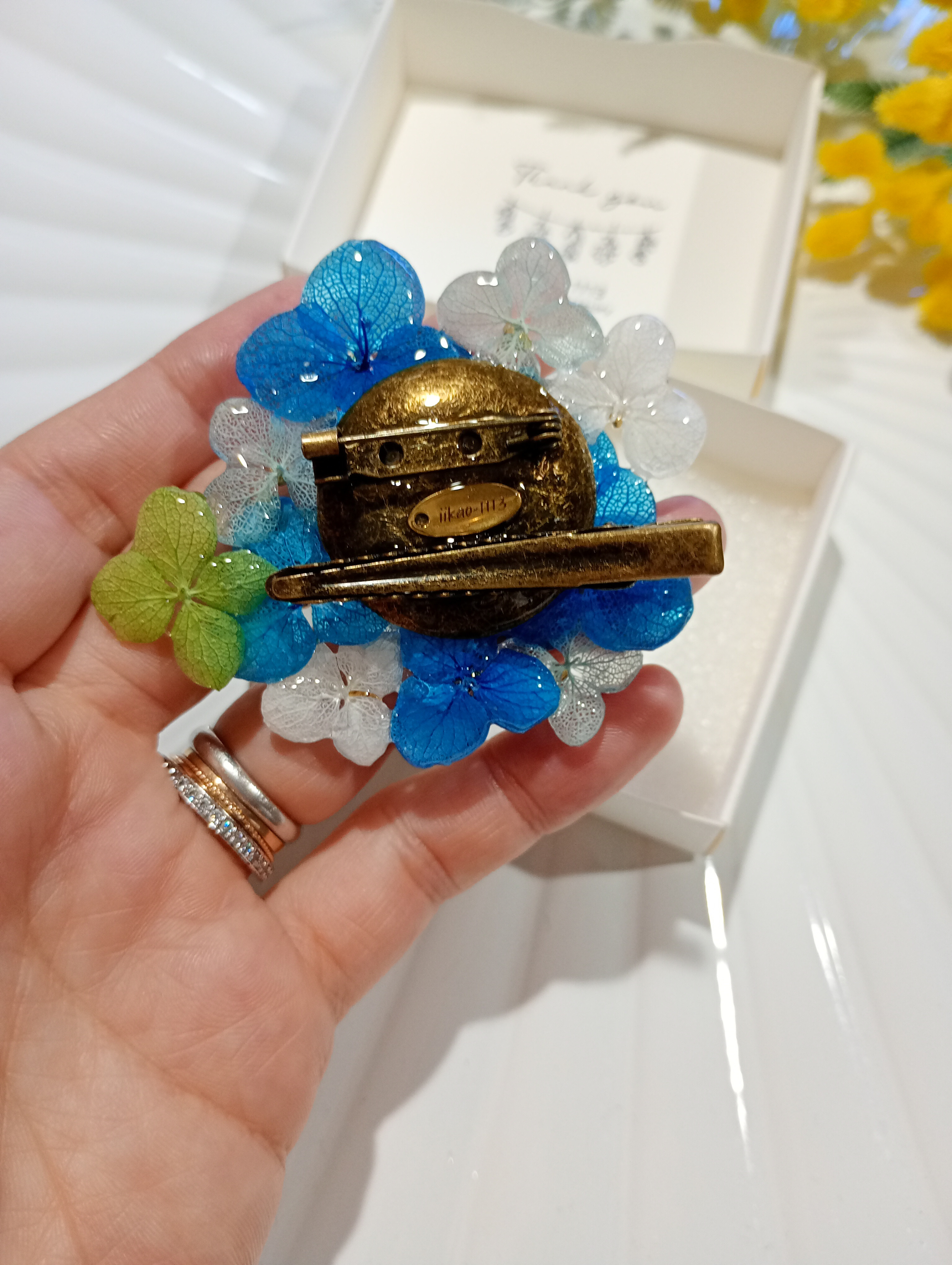 世界に一つだけの本物の紫陽花アナベルブローチクリップ　Blue