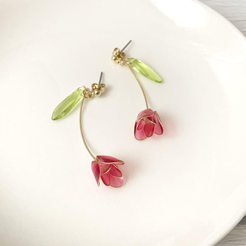 Hand madeイヤリング♪薔薇とチューリップイヤリング Hand madeイヤリング♪薔薇とチューリップイヤリング