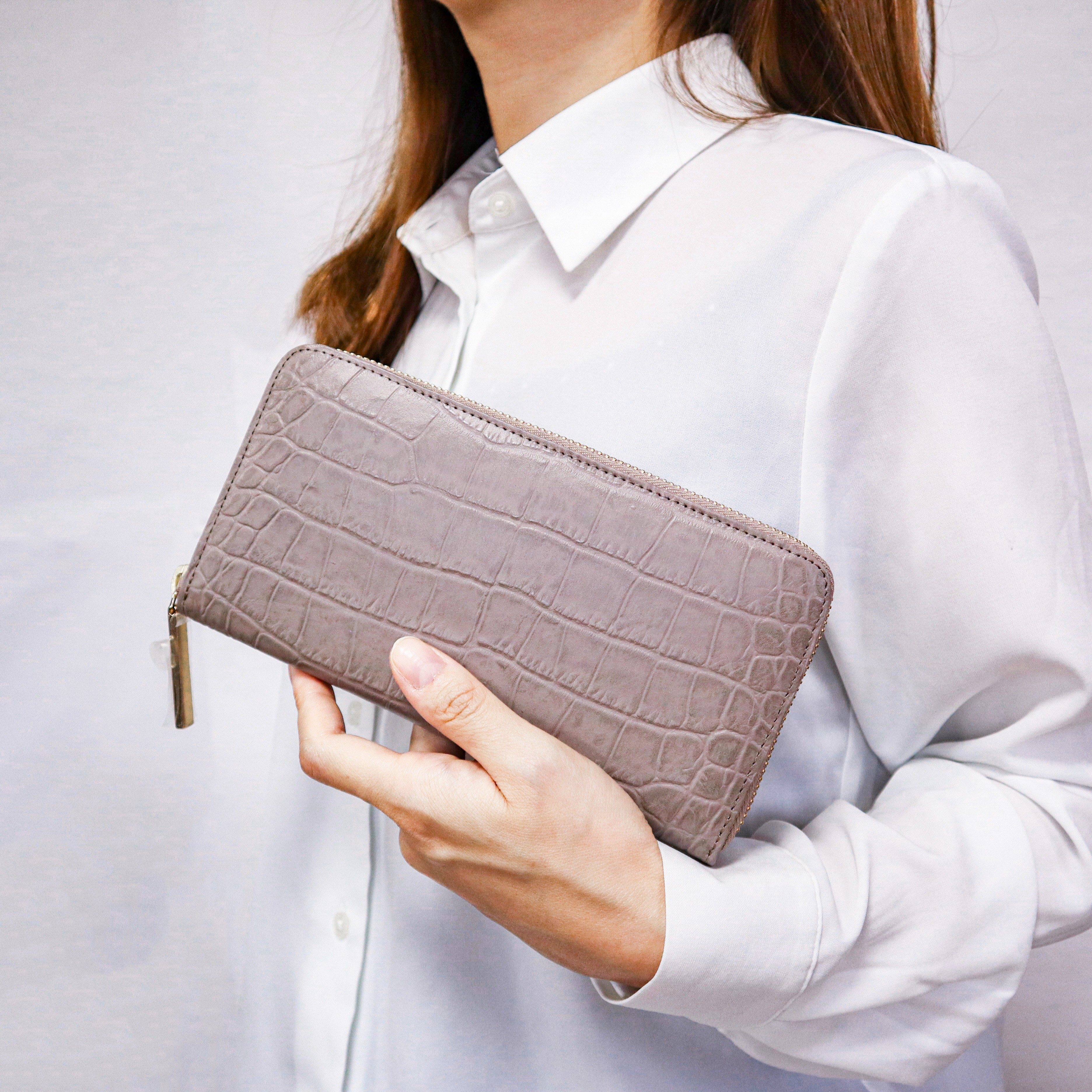 極美品✨Felisi L字ファスナー ラウンドジップ クロコ型押し くすみグレー Felisi - 極美品✨Felisi L字ファスナー ラウンドジップ クロコ