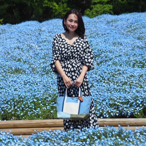 帆布トートバッグ 『Nemophila』ネモフィラ 2枚目の画像