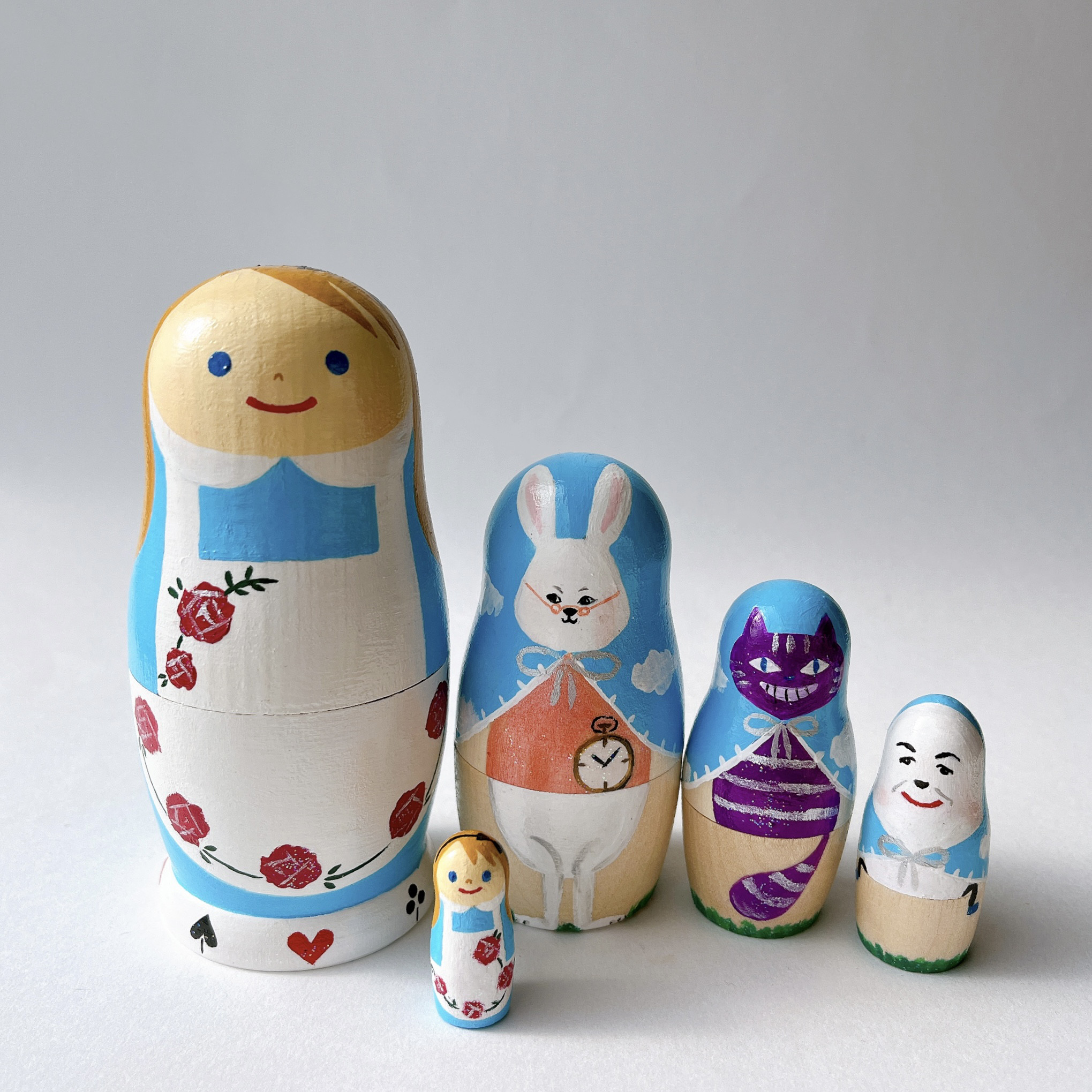 【受注制作】青空頭巾マトリョーシカ★大きいアリスと小さいアリス うさぎ チェシャ猫  ハンプティダンプティ