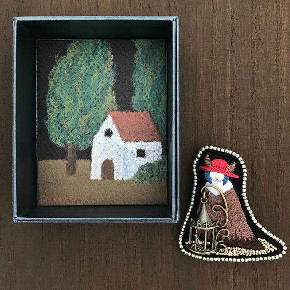 魔女と旅人(刺繍ブローチ) 2枚目の画像