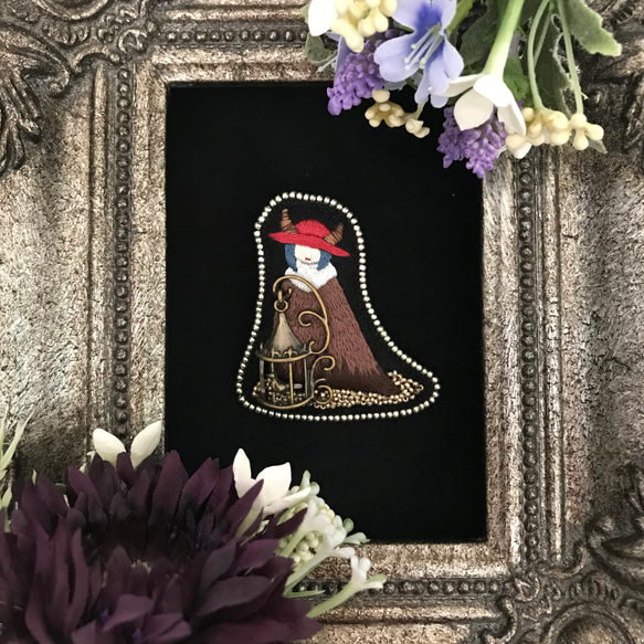 魔女と旅人(刺繍ブローチ) 7枚目の画像