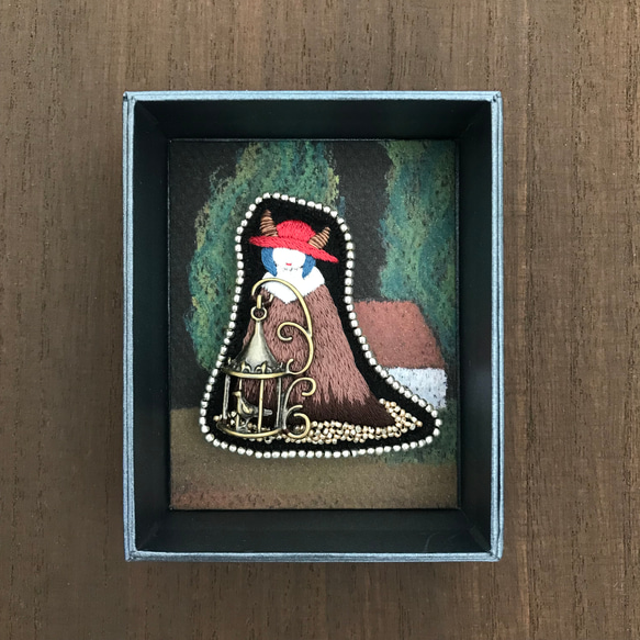 魔女と旅人(刺繍ブローチ) 3枚目の画像