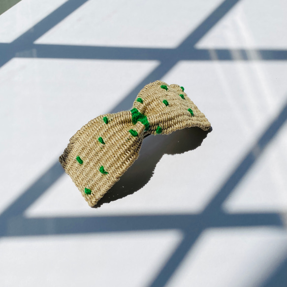 手織りのネオンカラーバレッタ（水玉ビビットグリーン） 1枚目の画像