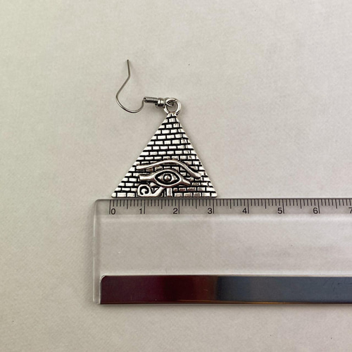 ピラミッドとミイラの入った棺《エジプト》アシンメトリーピアス